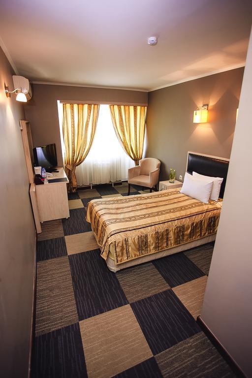 Aktau Hotel Eksteriør bilde